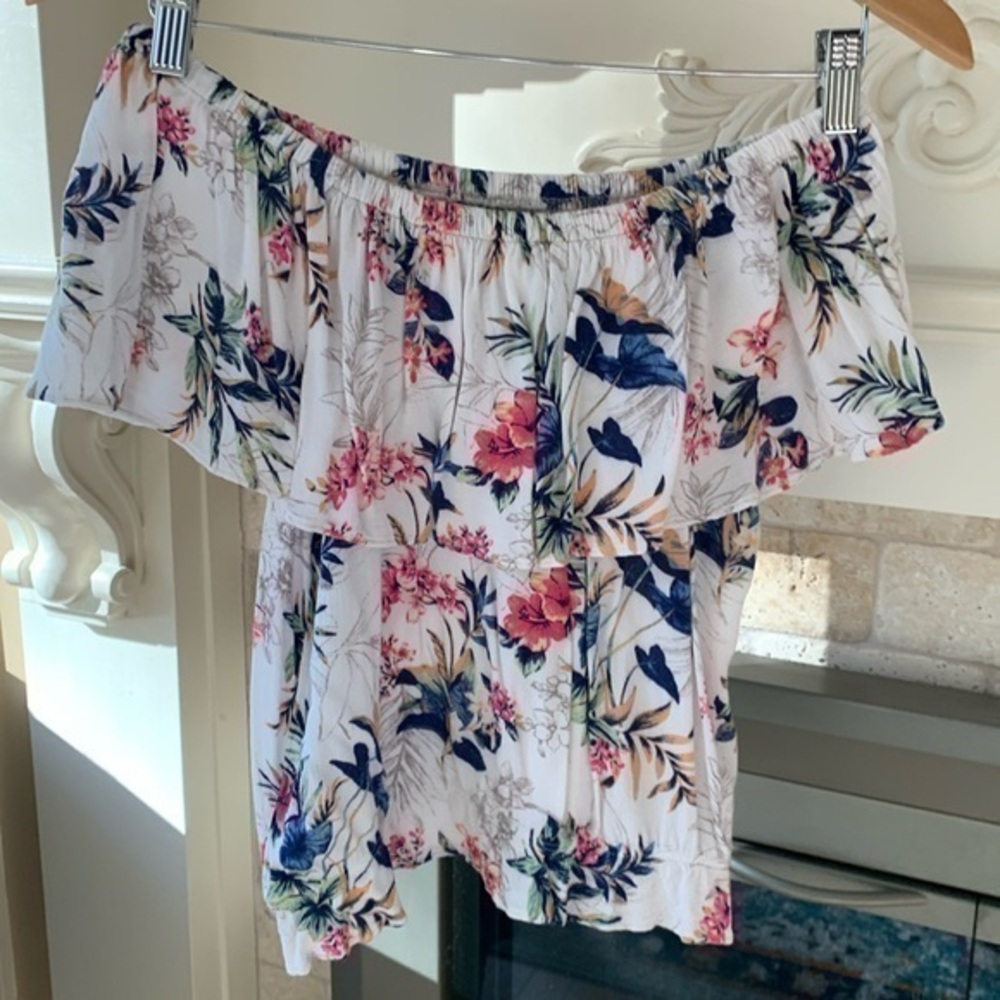 American eagle outfitters AE FLOWY FLORAL Blouse Shirt xs small BEAUTIFUL